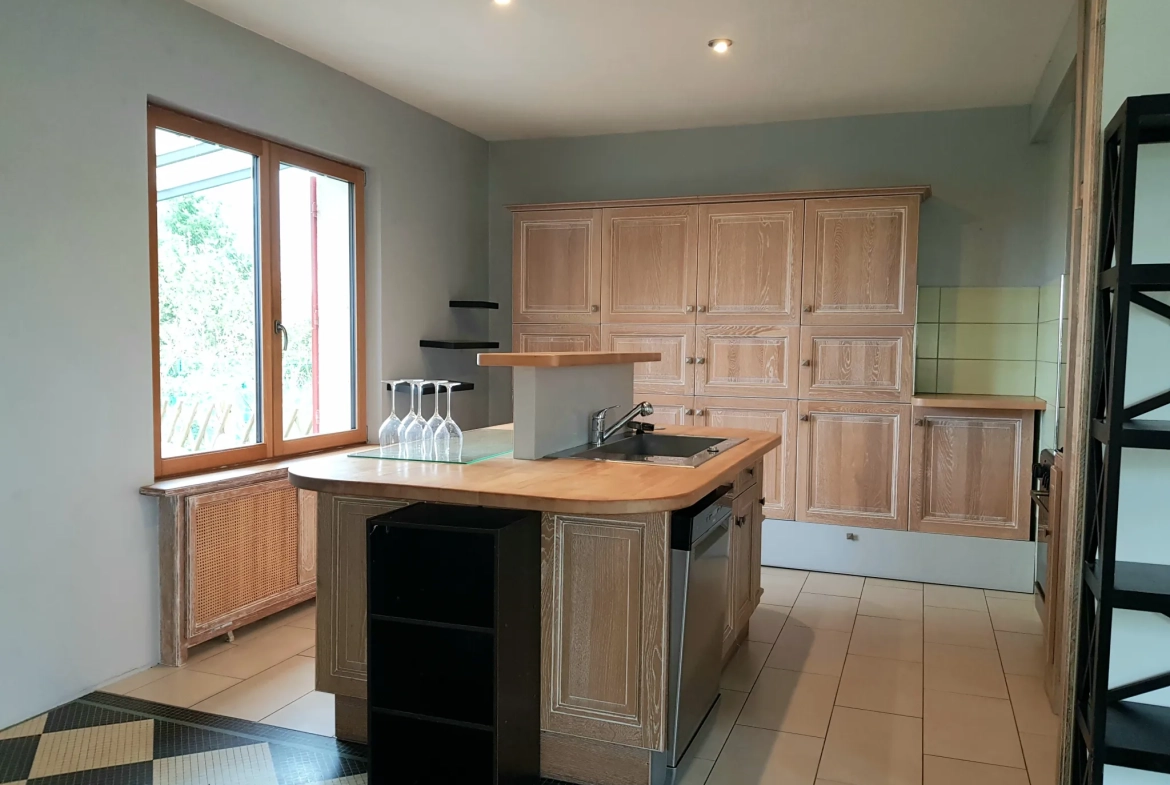 A vendre maison individuelle de 151 m² avec grand terrain à proximité de Nevers 