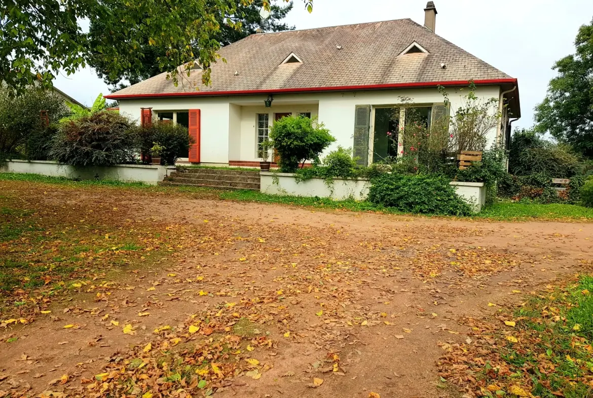 A vendre maison individuelle de 151 m² avec grand terrain à proximité de Nevers 