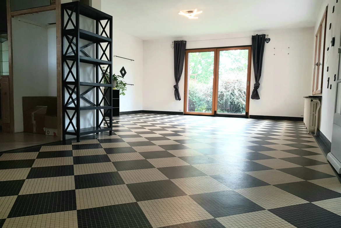 A vendre maison individuelle de 151 m² avec grand terrain à proximité de Nevers 