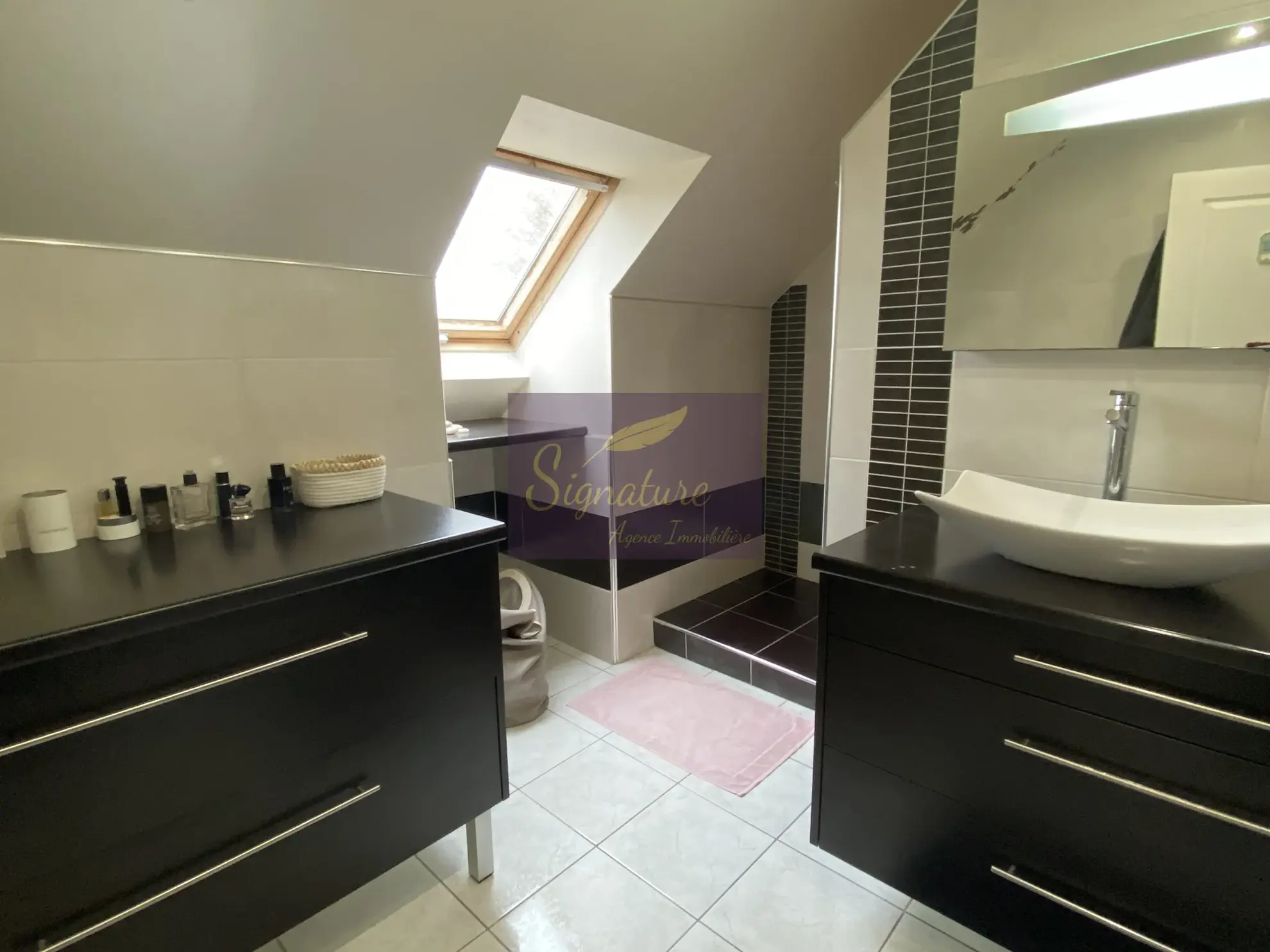 Maison familiale de 127 m² à Louplande avec 4 chambres et terrasse 