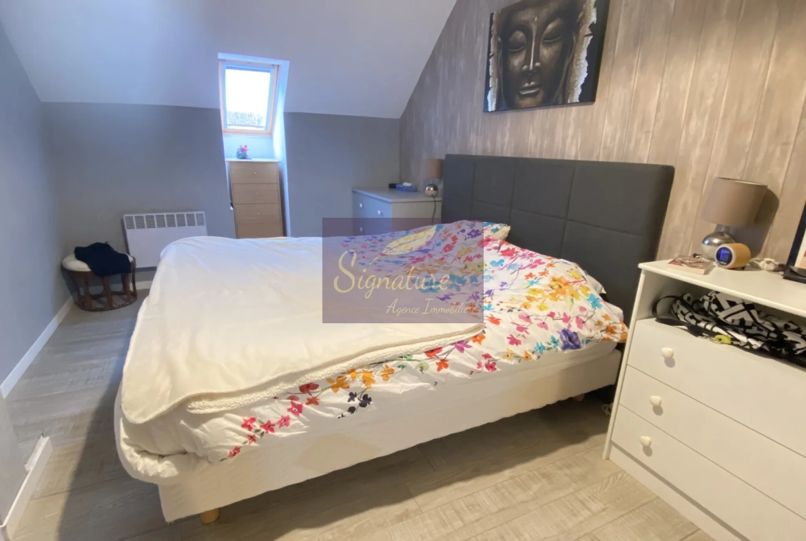 Maison familiale de 127 m² à Louplande avec 4 chambres et terrasse 