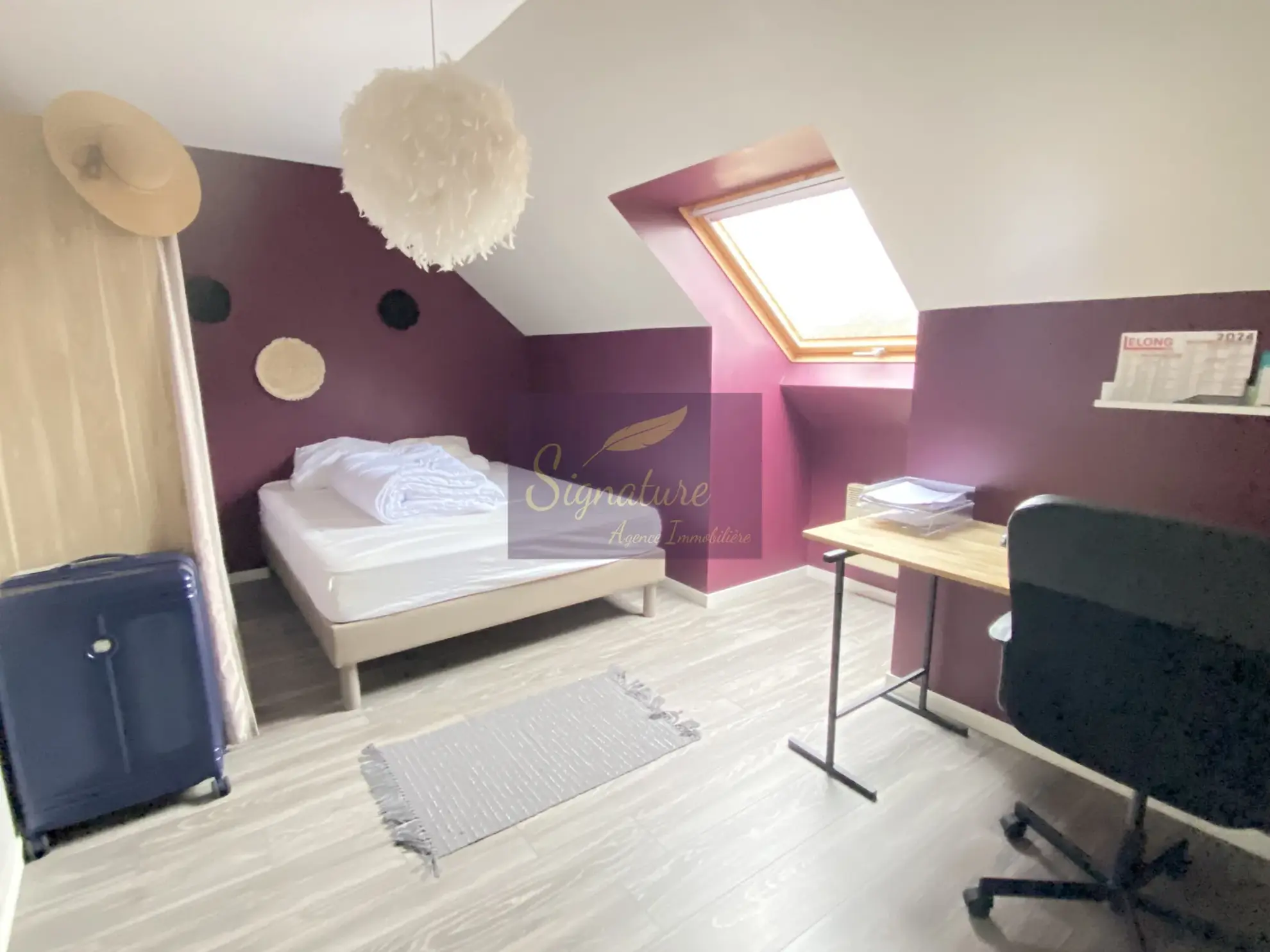 Maison familiale de 127 m² à Louplande avec 4 chambres et terrasse 