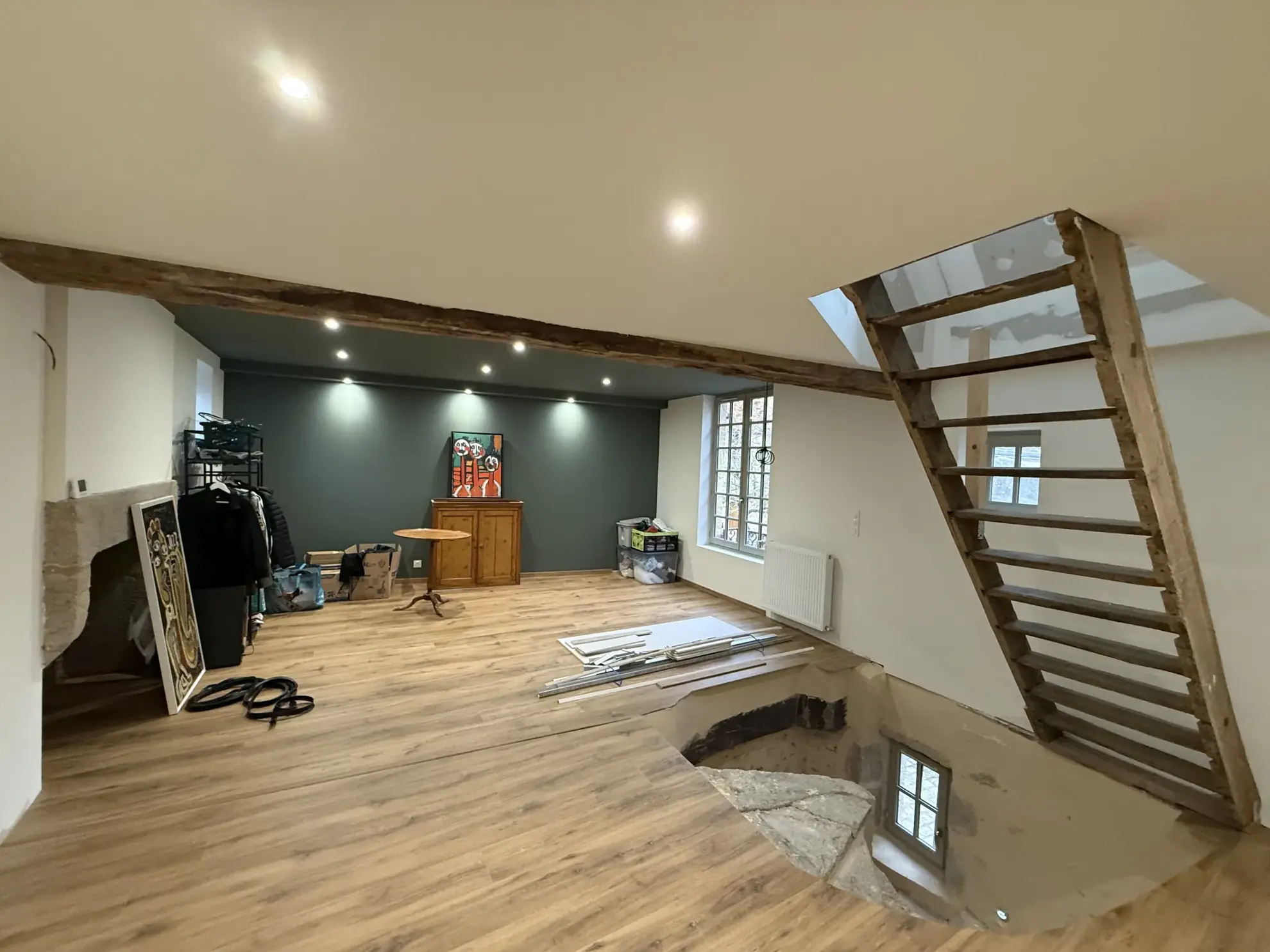 Maison de ville rénovée de 147 m² à Alençon avec garage et potentiel d'aménagement 