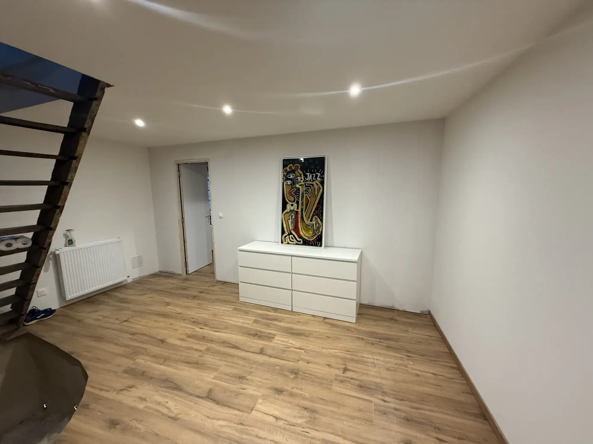 Maison de ville rénovée de 147 m² à Alençon avec garage et potentiel d'aménagement 