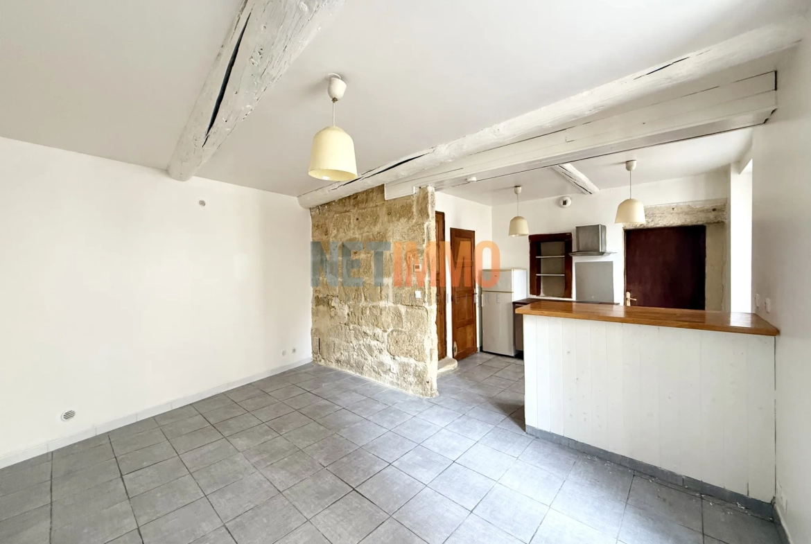 Maison de village à Vauvert avec garage et 3 chambres 