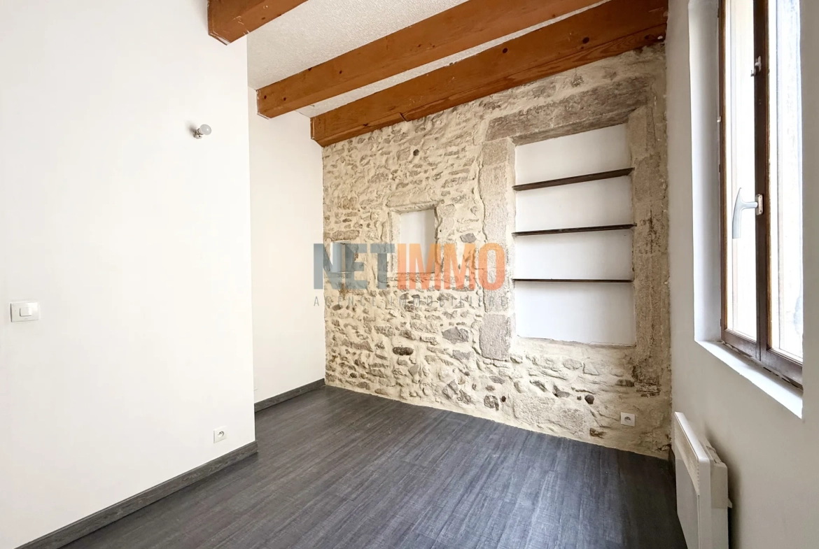 Maison de village à Vauvert avec garage et 3 chambres 
