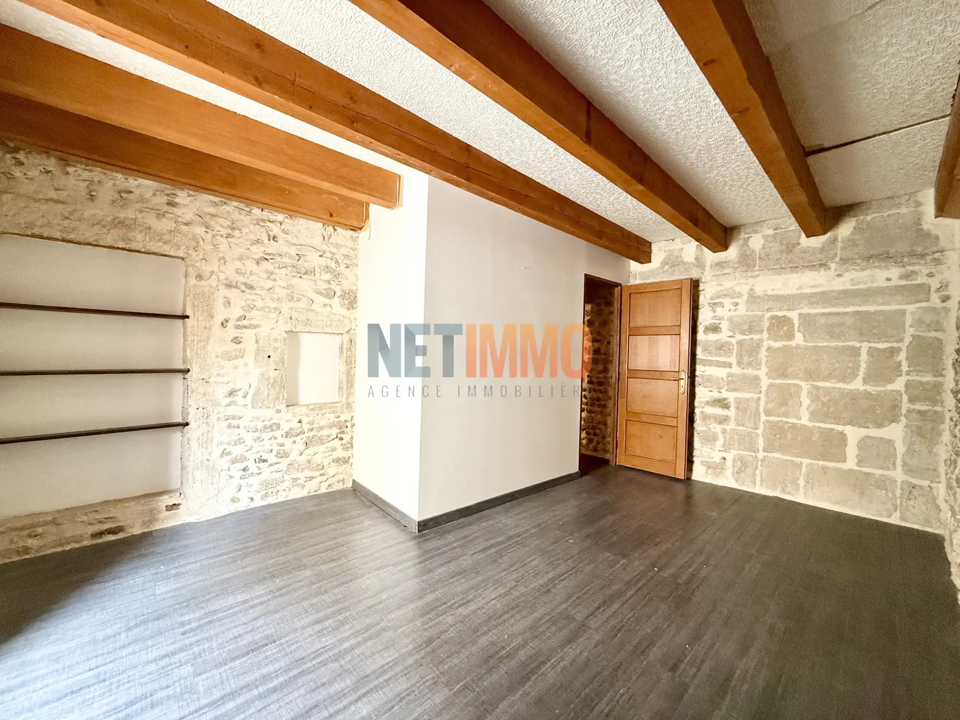 Maison de village à Vauvert avec garage et 3 chambres 