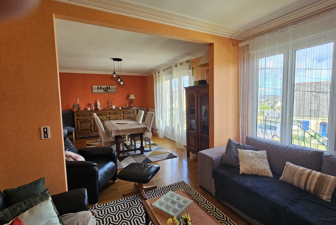 Belle maison familiale à Camaret-sur-Mer avec jardin et garage 
