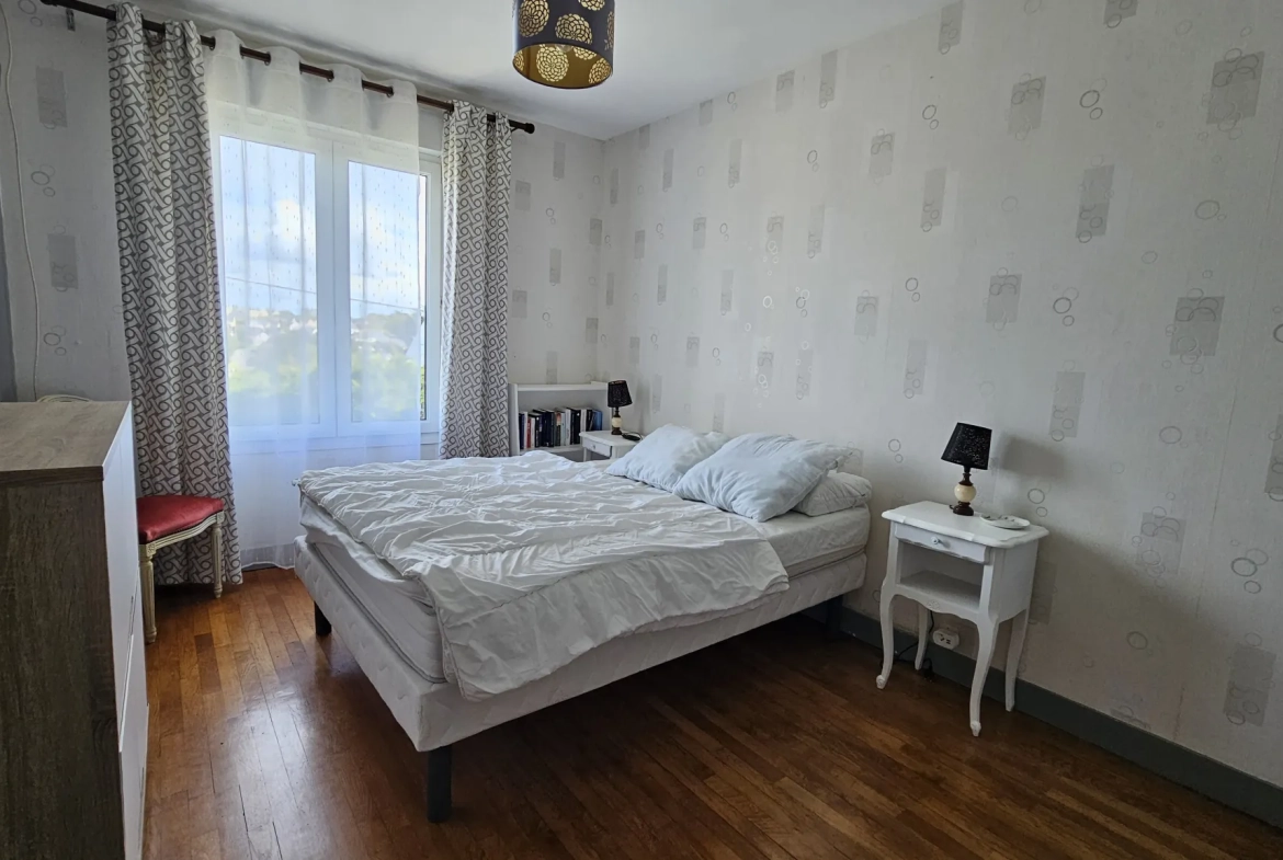 Belle maison familiale à Camaret-sur-Mer avec jardin et garage 