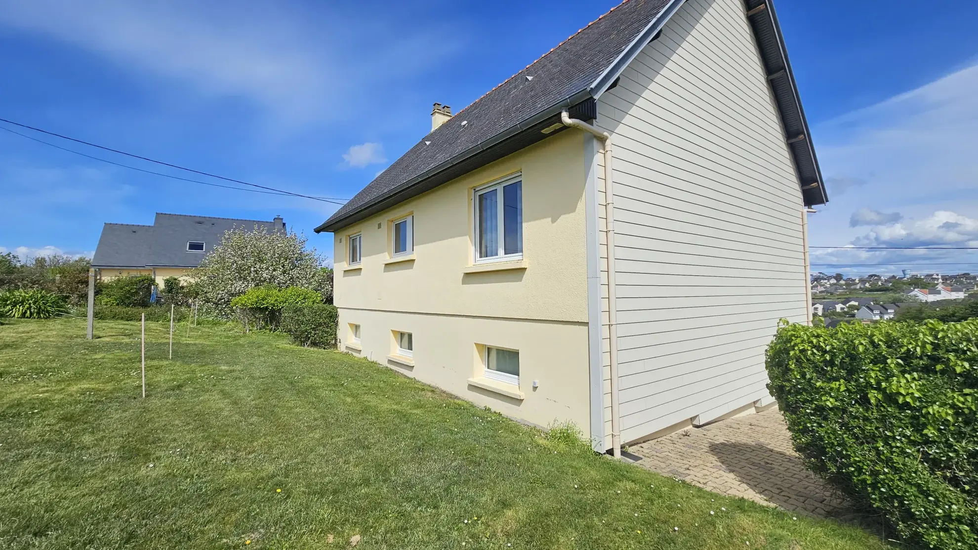 Belle maison familiale à Camaret-sur-Mer avec jardin et garage 