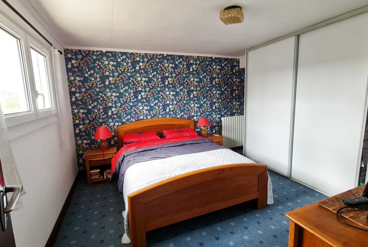 Belle maison familiale à Camaret-sur-Mer avec jardin et garage 