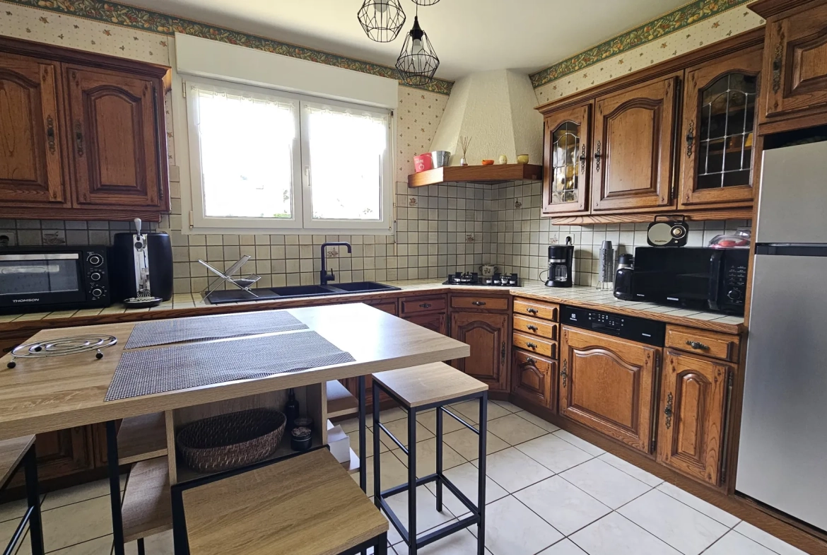 Belle maison familiale à Camaret-sur-Mer avec jardin et garage 