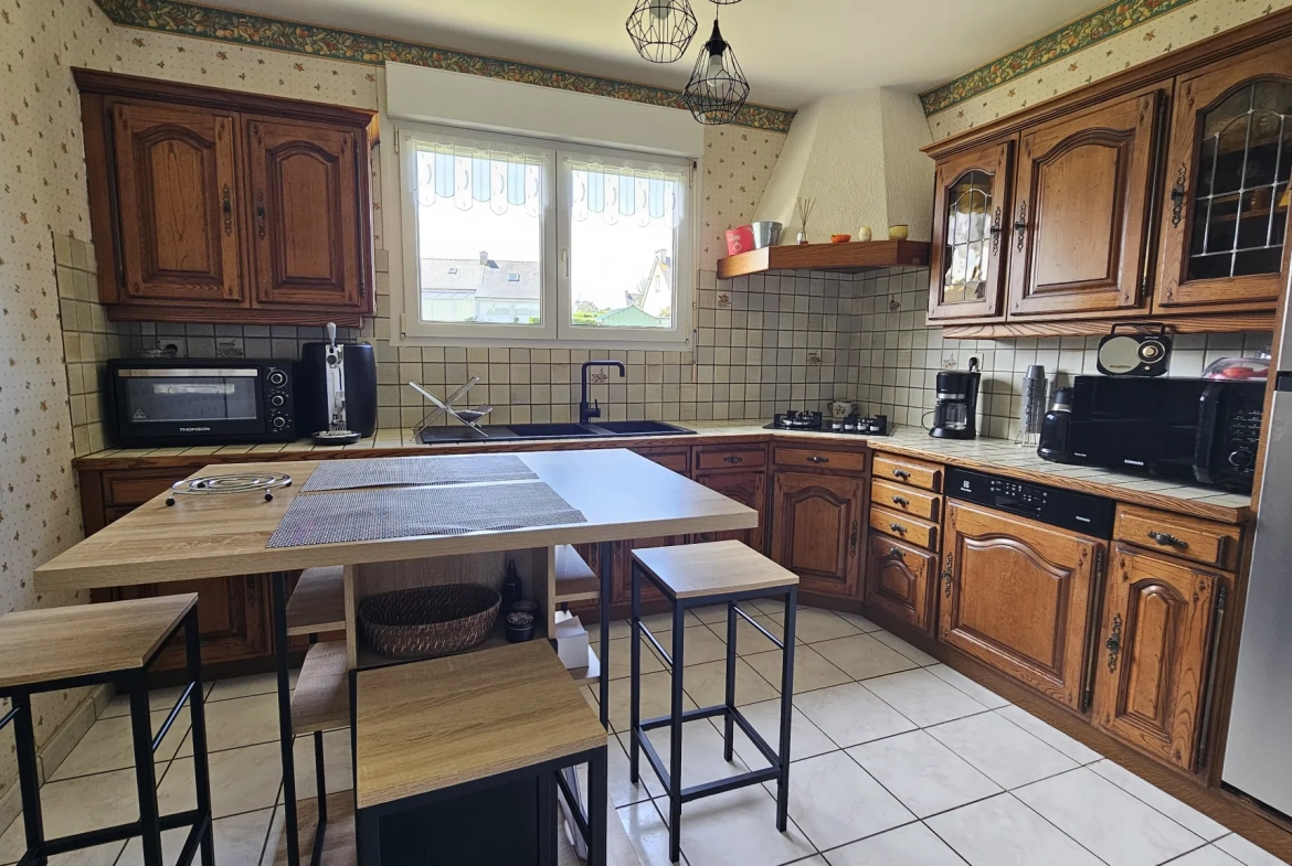 Belle maison familiale à Camaret-sur-Mer avec jardin et garage 