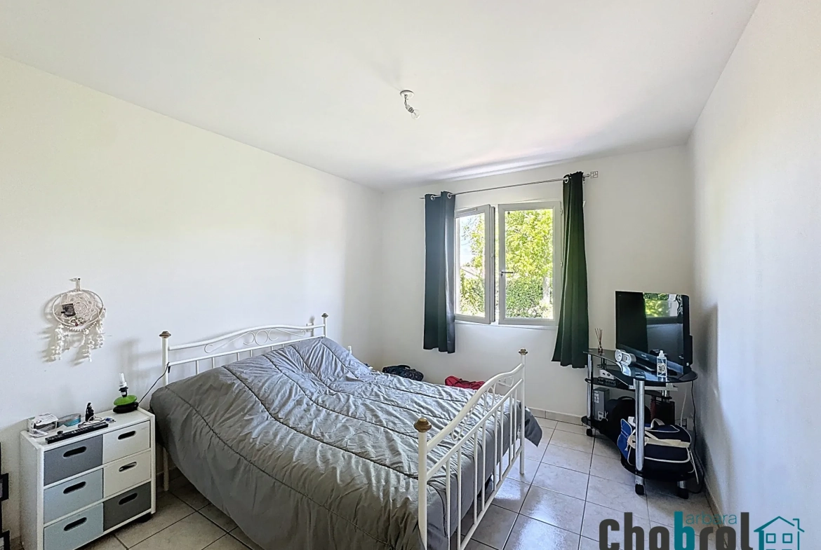 Maison de plain-pied avec piscine et 4 chambres à Campsas 