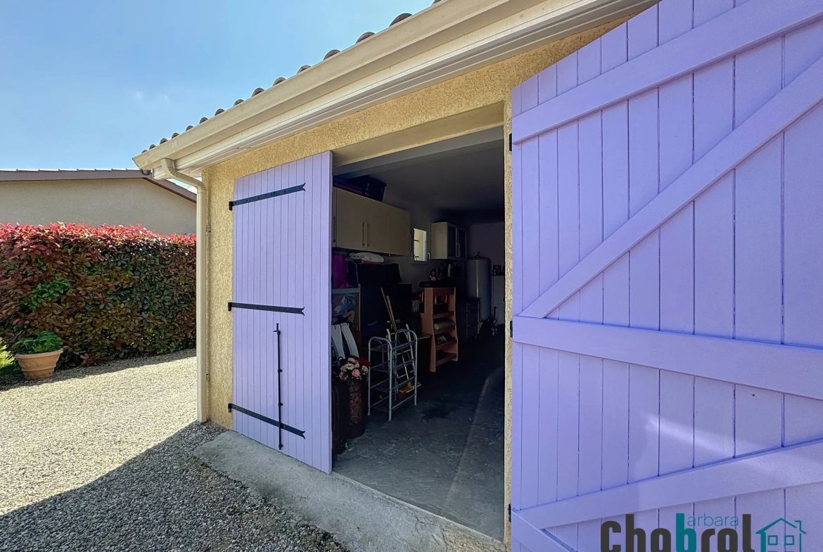 Maison de plain-pied avec piscine et 4 chambres à Campsas 