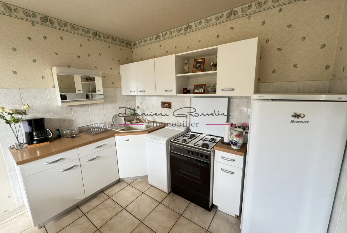 Magnifique villa avec vue dégagée sur terrain de 1503 m² à Mardore 