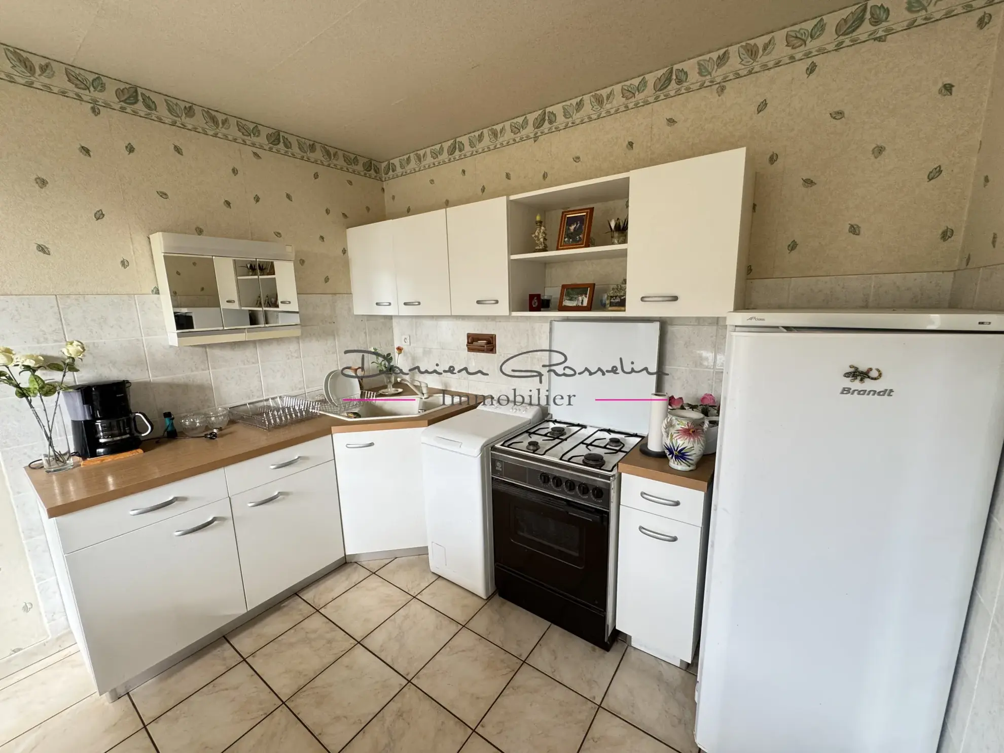 Magnifique villa avec vue dégagée sur terrain de 1503 m² à Mardore 