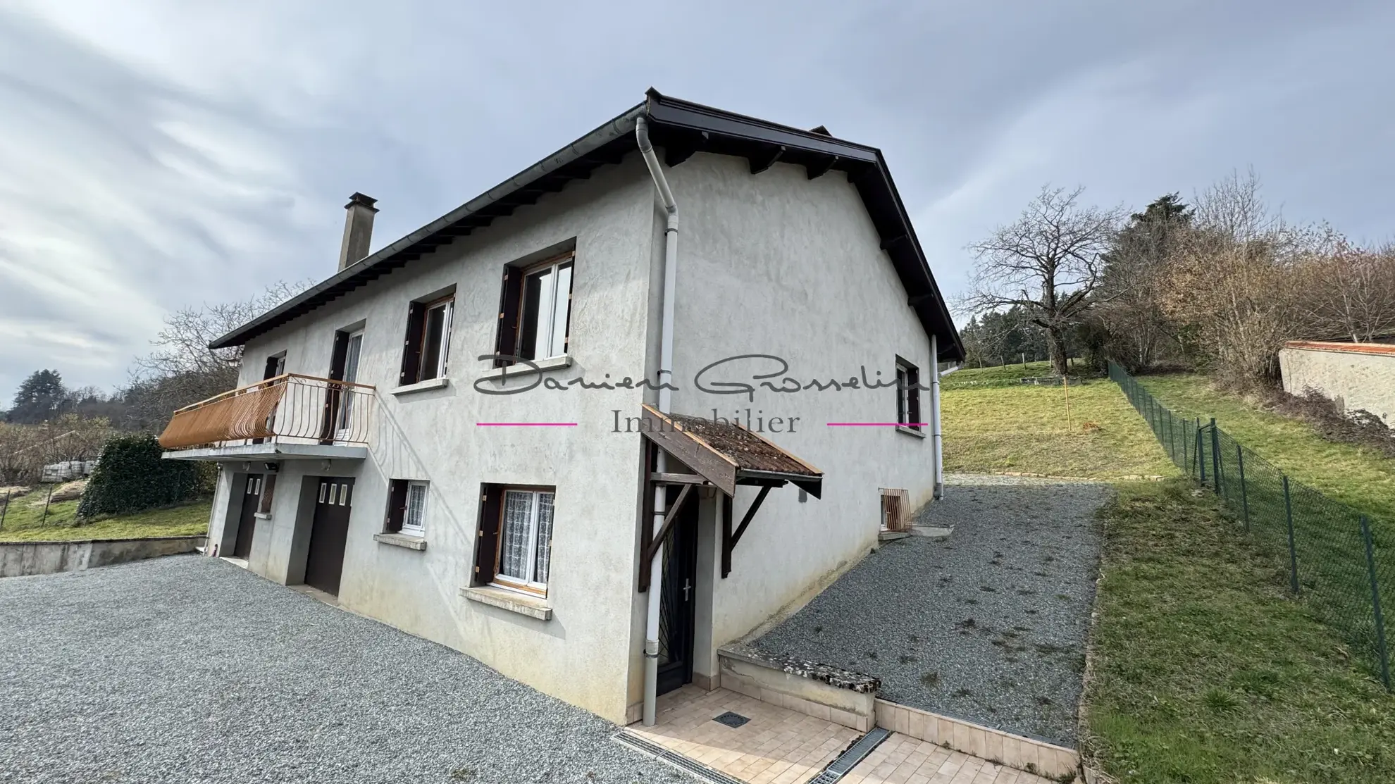 Magnifique villa avec vue dégagée sur terrain de 1503 m² à Mardore 