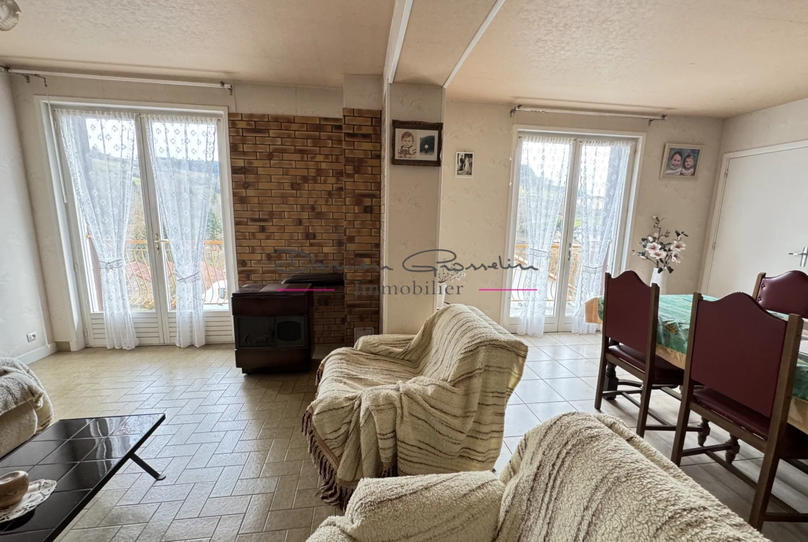 Magnifique villa avec vue dégagée sur terrain de 1503 m² à Mardore 