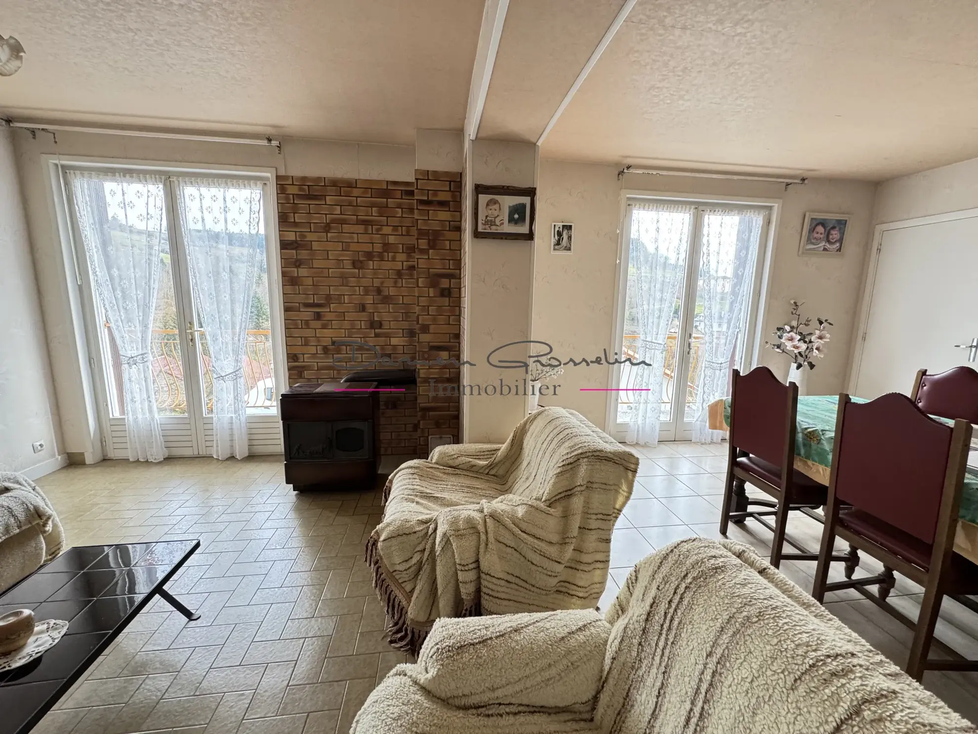 Magnifique villa avec vue dégagée sur terrain de 1503 m² à Mardore 