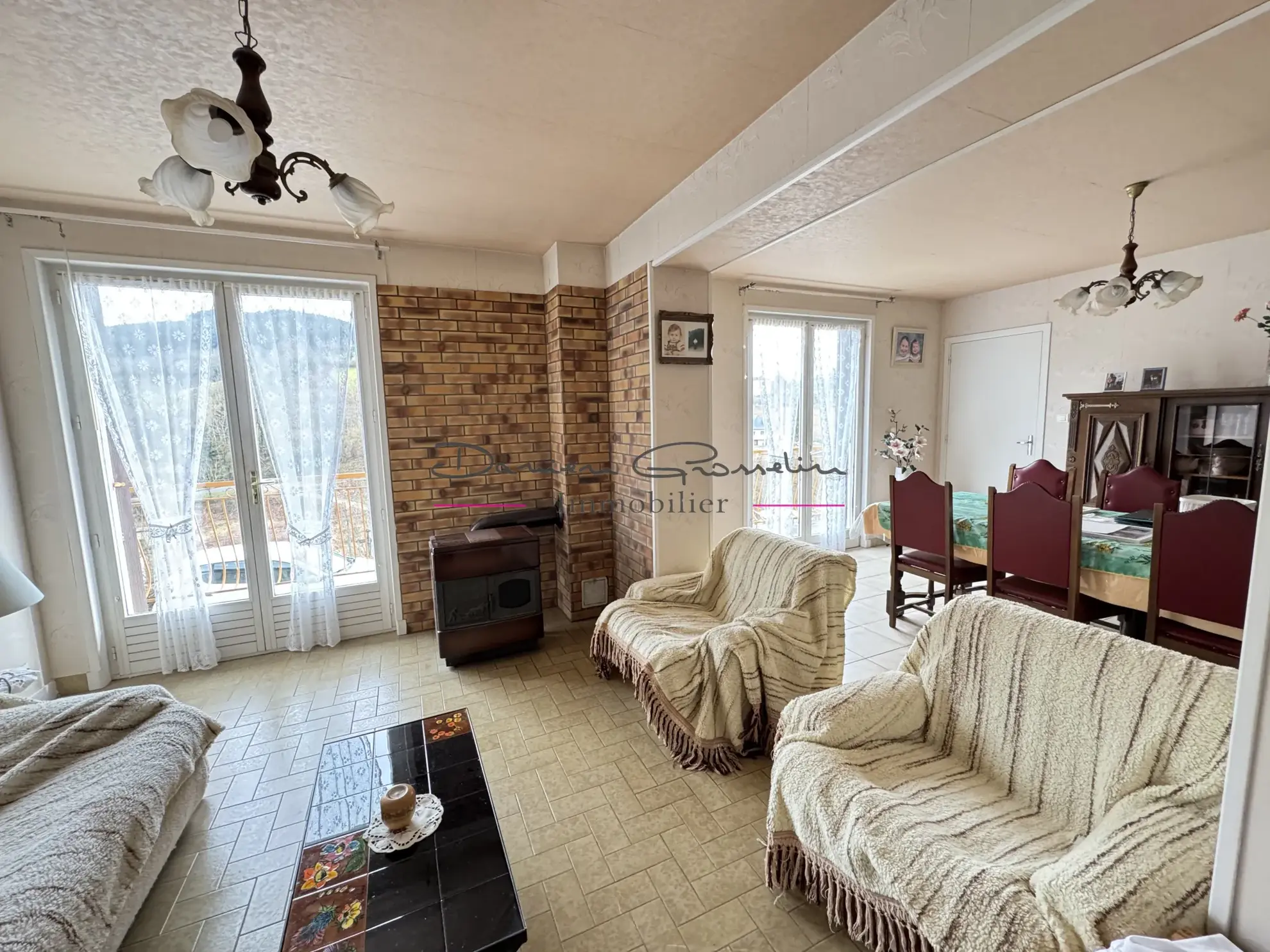 Magnifique villa avec vue dégagée sur terrain de 1503 m² à Mardore 