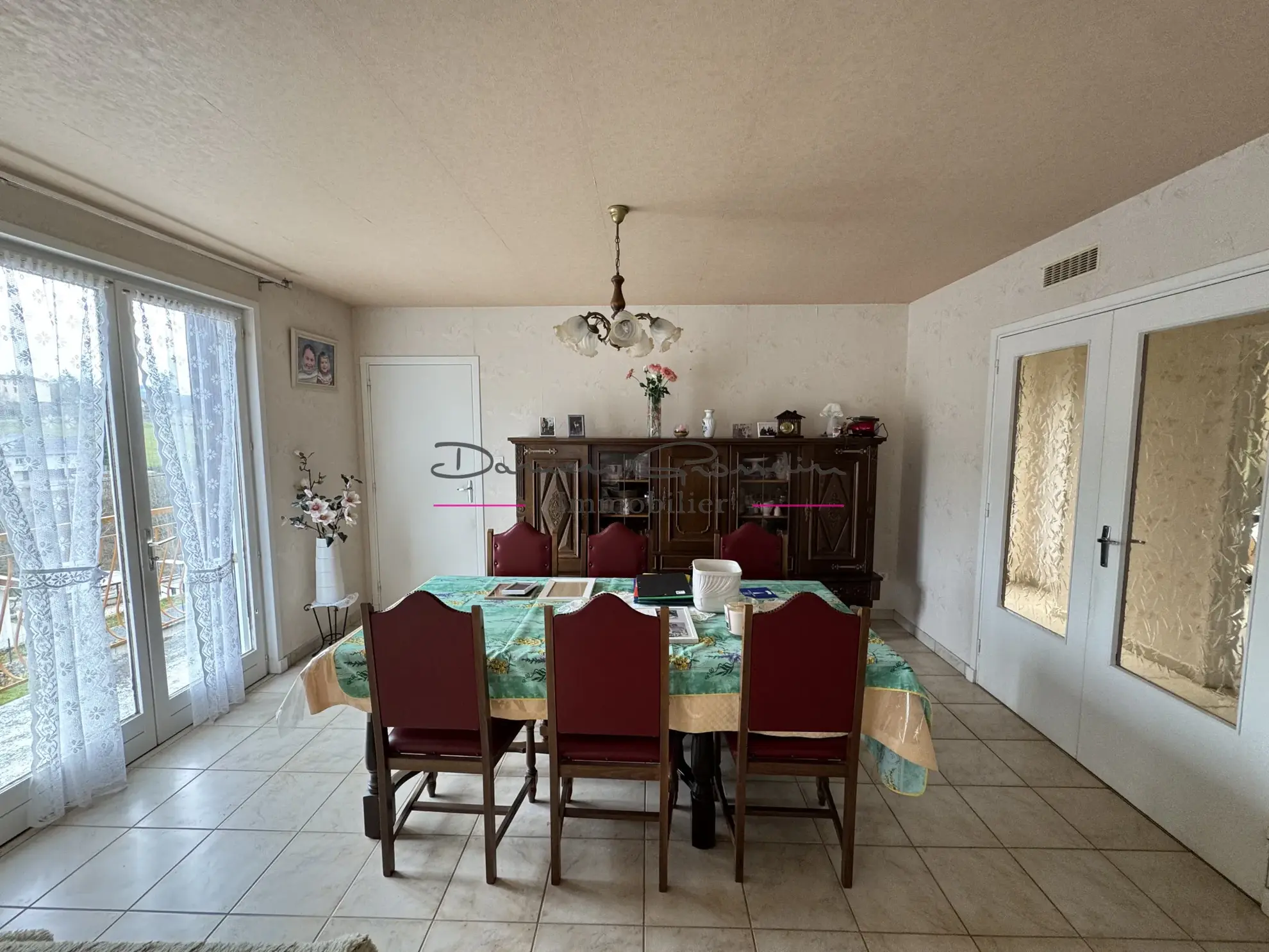Magnifique villa avec vue dégagée sur terrain de 1503 m² à Mardore 