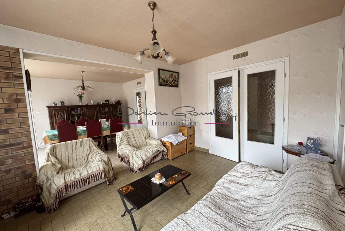 Magnifique villa avec vue dégagée sur terrain de 1503 m² à Mardore 