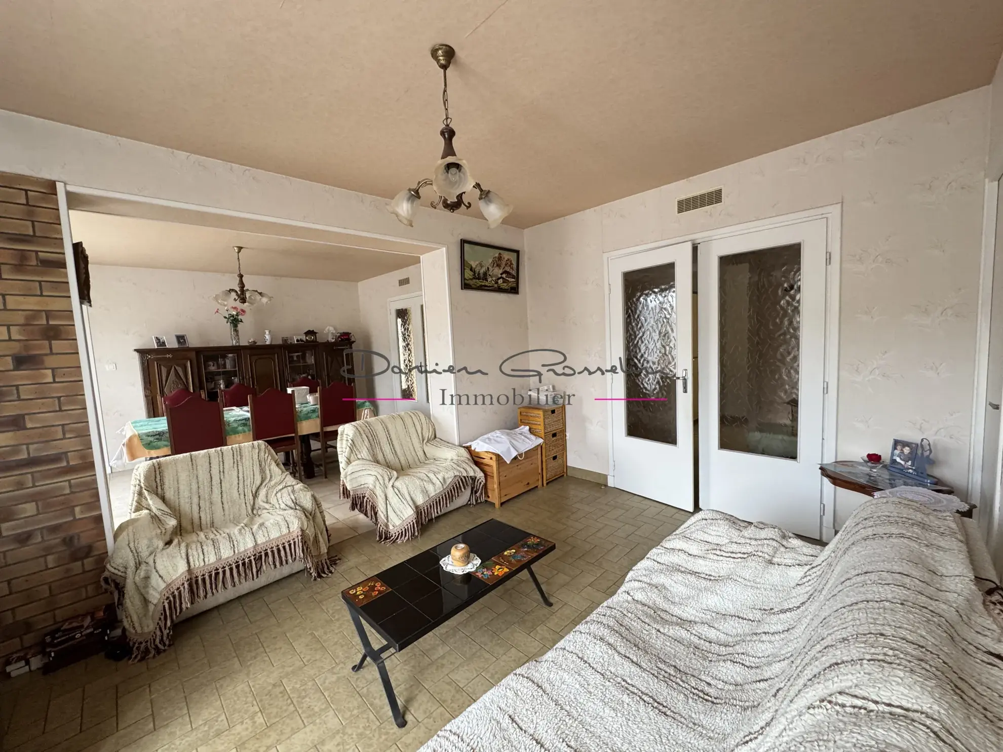 Magnifique villa avec vue dégagée sur terrain de 1503 m² à Mardore 