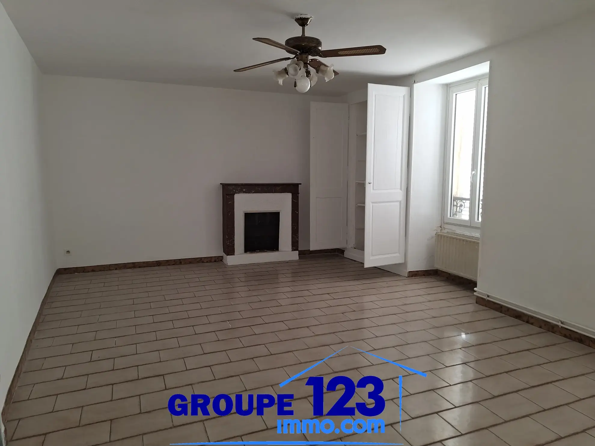 Ensemble immobilier à vendre au cœur de l'Isle-sur-Serein (89) avec maison et local commercial 