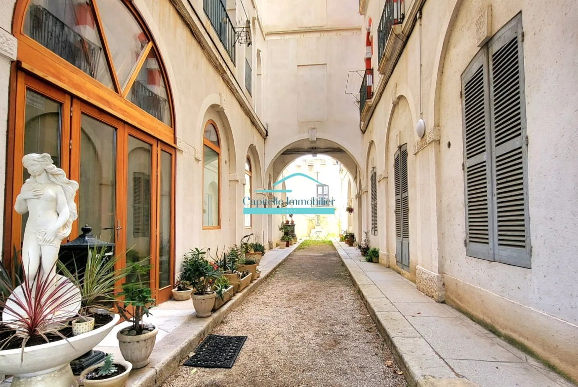 Vente appartement T3 de 51 m² à Frontignan centre, cave, jardin et cour 