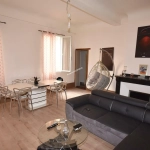 Immeuble de rapport à Limoux avec 4 appartements loués et cour