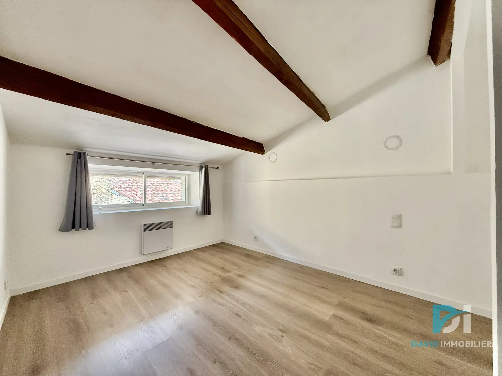 Maison de village rénovée de 91 m² avec garage et terrasse à Florensac 