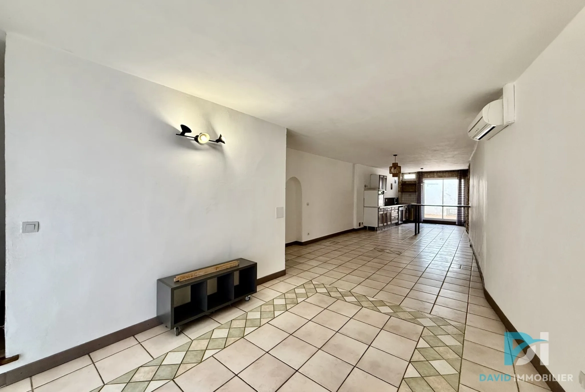 Maison de village rénovée de 91 m² avec garage et terrasse à Florensac 