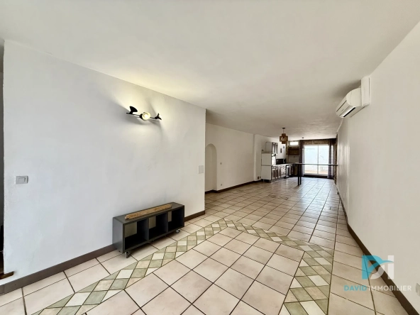 Maison de village rénovée de 91 m² avec garage et terrasse à Florensac 