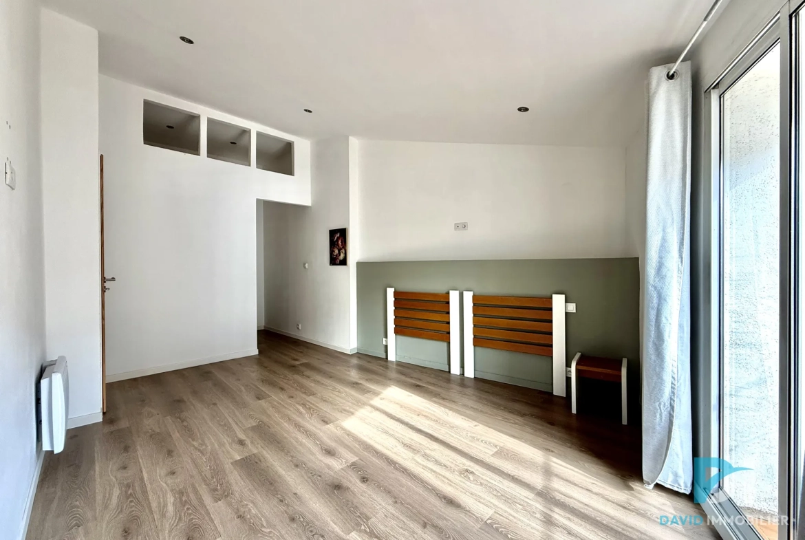 Maison de village rénovée de 91 m² avec garage et terrasse à Florensac 