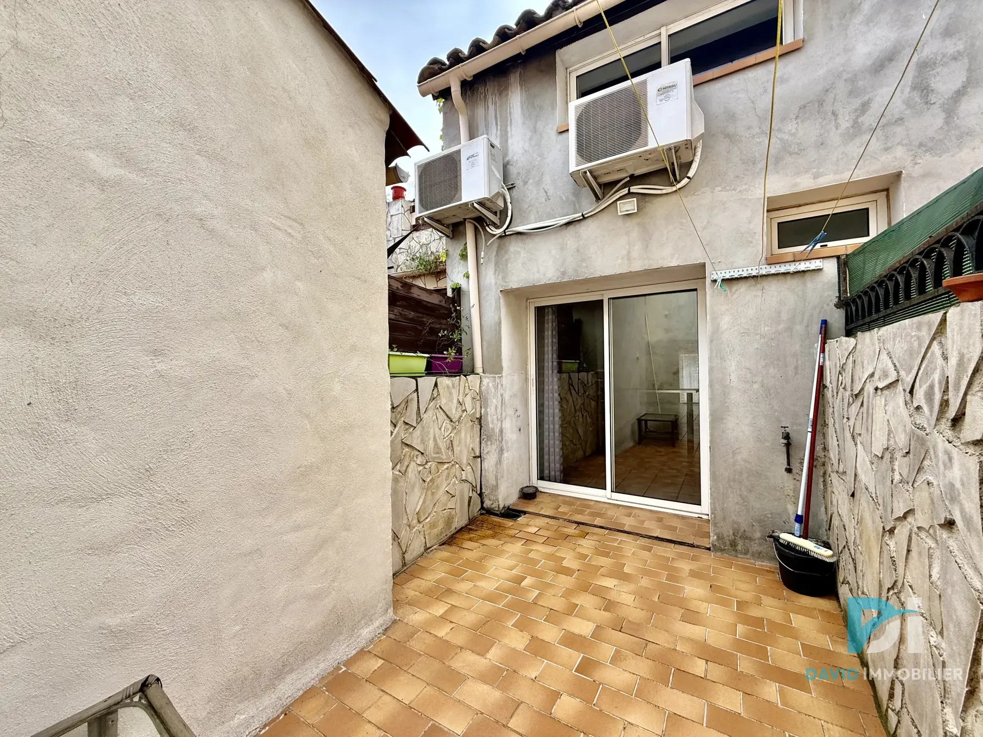 Maison de village rénovée de 91 m² avec garage et terrasse à Florensac 