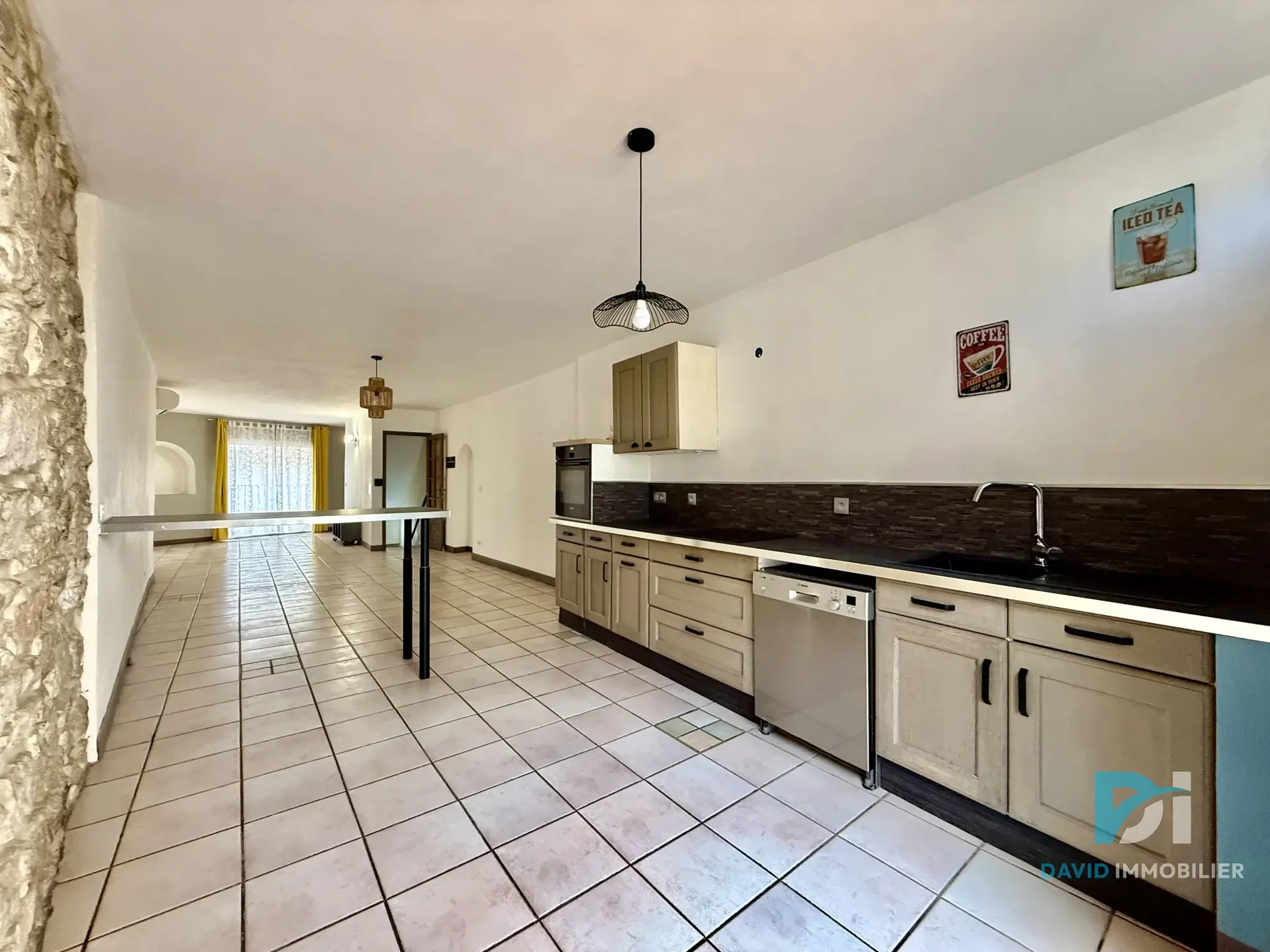 Maison de village rénovée de 91 m² avec garage et terrasse à Florensac 