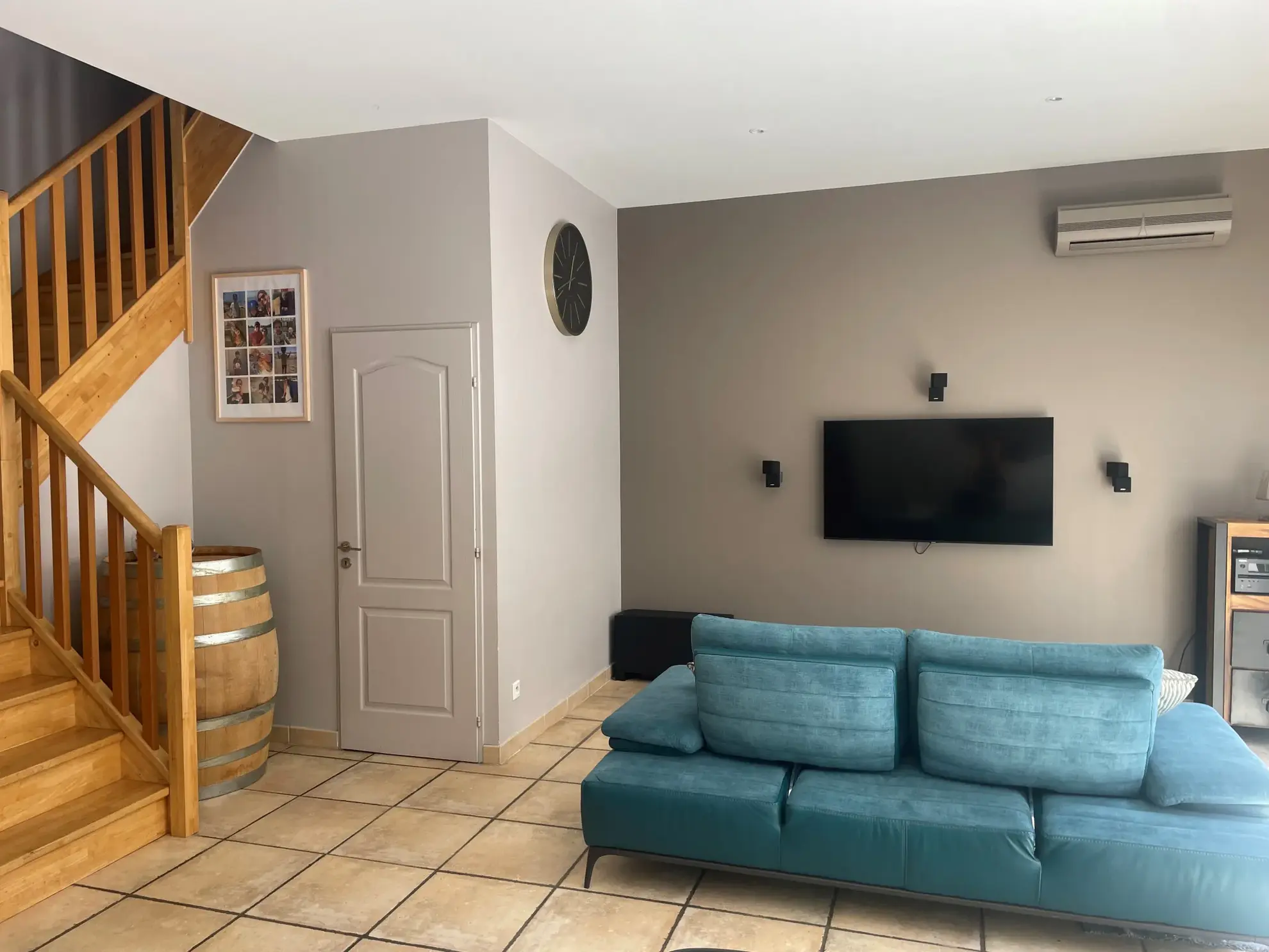 Maison en triplex avec cour et jacuzzi à Generac, cœur de la Petite Camargue 
