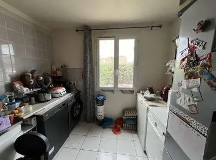 Maison familiale de 95 m² à Sorgues avec jardin et garage - Vente aux enchères 