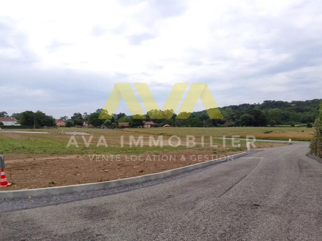 Terrain constructible de 1237 m² à Navarrenx, viabilisé et équipé 