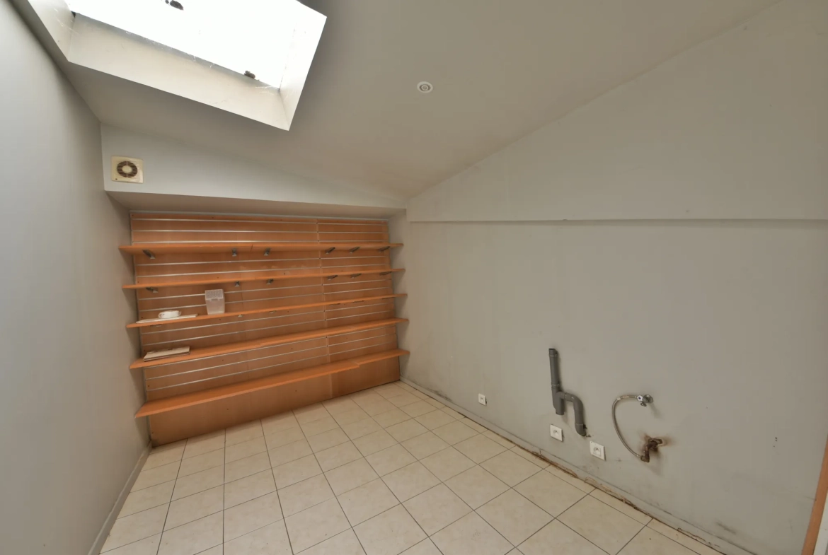 Maison à vendre au centre-ville d'Arsonval, 117 m² avec garage et 2 chambres à Brive-la-Gaillarde 