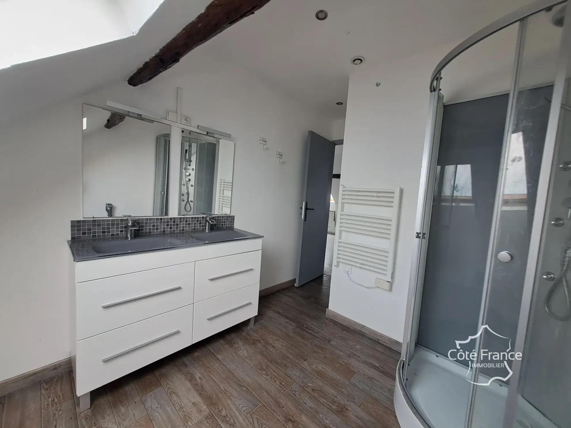 Appartement lumineux de 67 m² dans la cité médiévale de Laon 