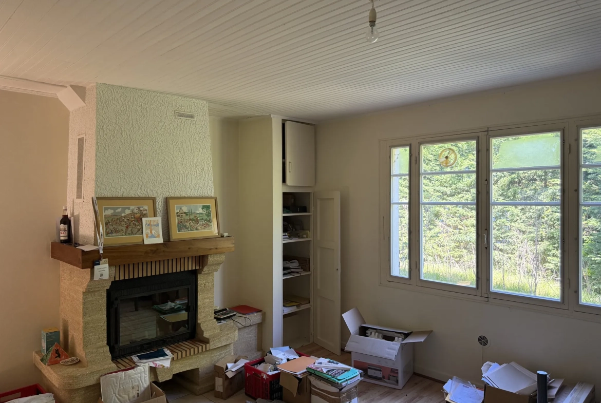 Maison de hameau de 206 m² avec dépendances et terrain arboré près de Larroque-sur-losse 