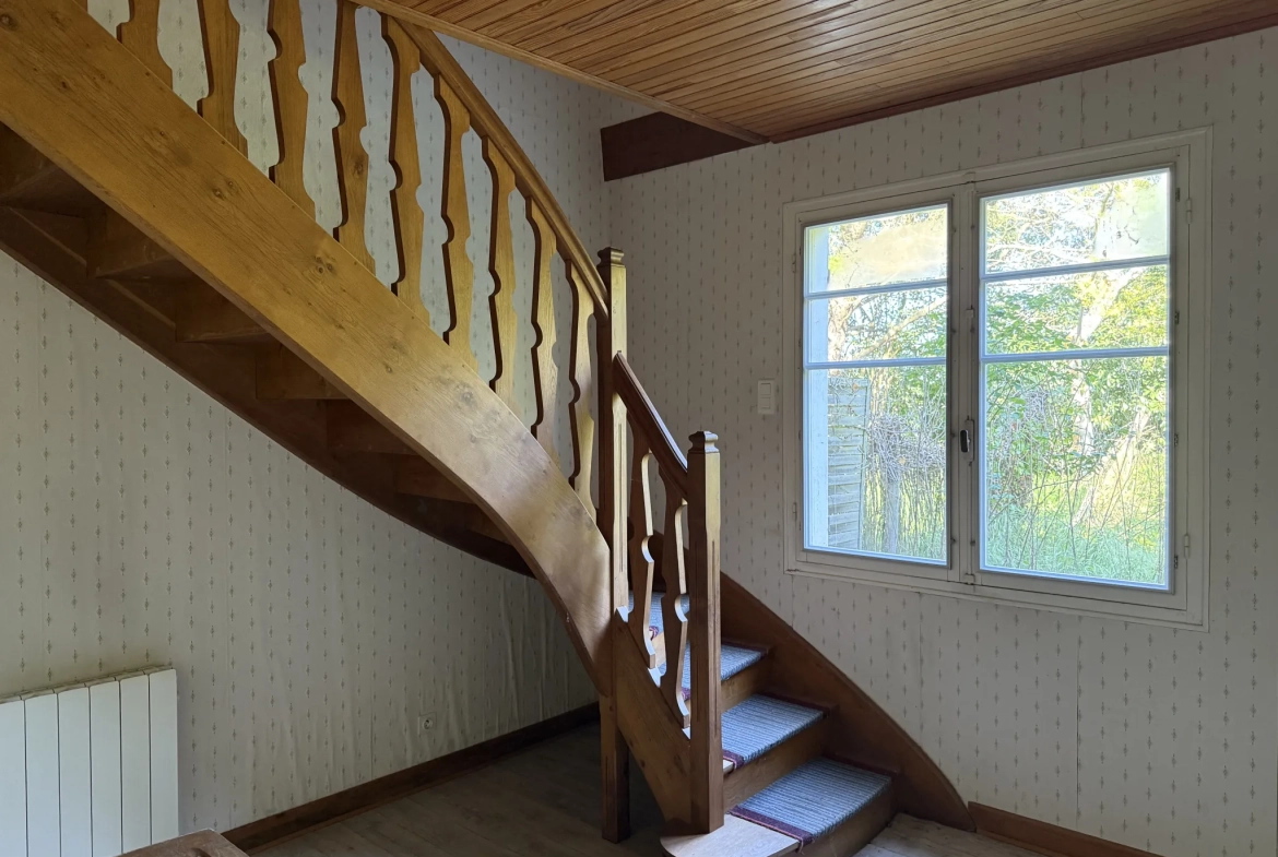 Maison de hameau de 206 m² avec dépendances et terrain arboré près de Larroque-sur-losse 