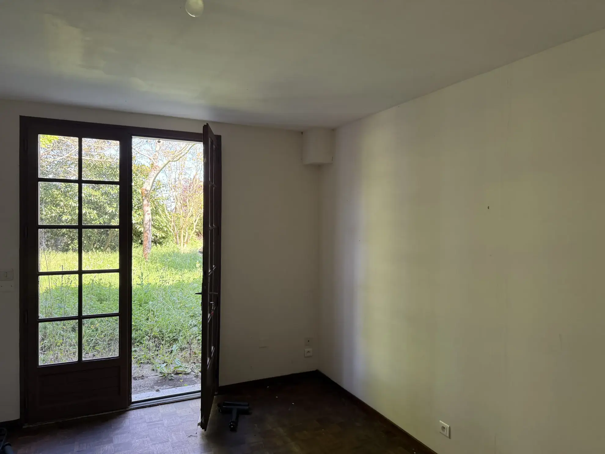Maison de hameau de 206 m² avec dépendances et terrain arboré près de Larroque-sur-losse 