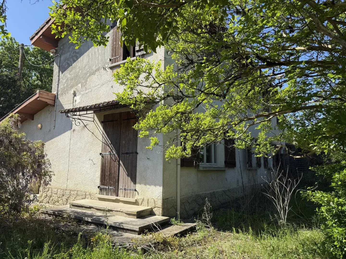 Maison de hameau de 206 m² avec dépendances et terrain arboré près de Larroque-sur-losse 