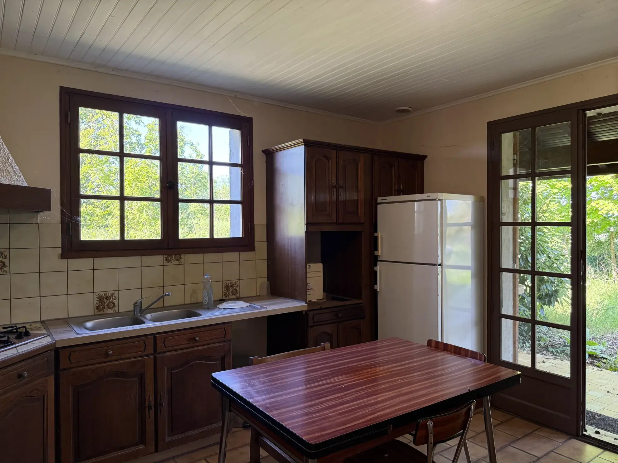 Maison de hameau de 206 m² avec dépendances et terrain arboré près de Larroque-sur-losse 