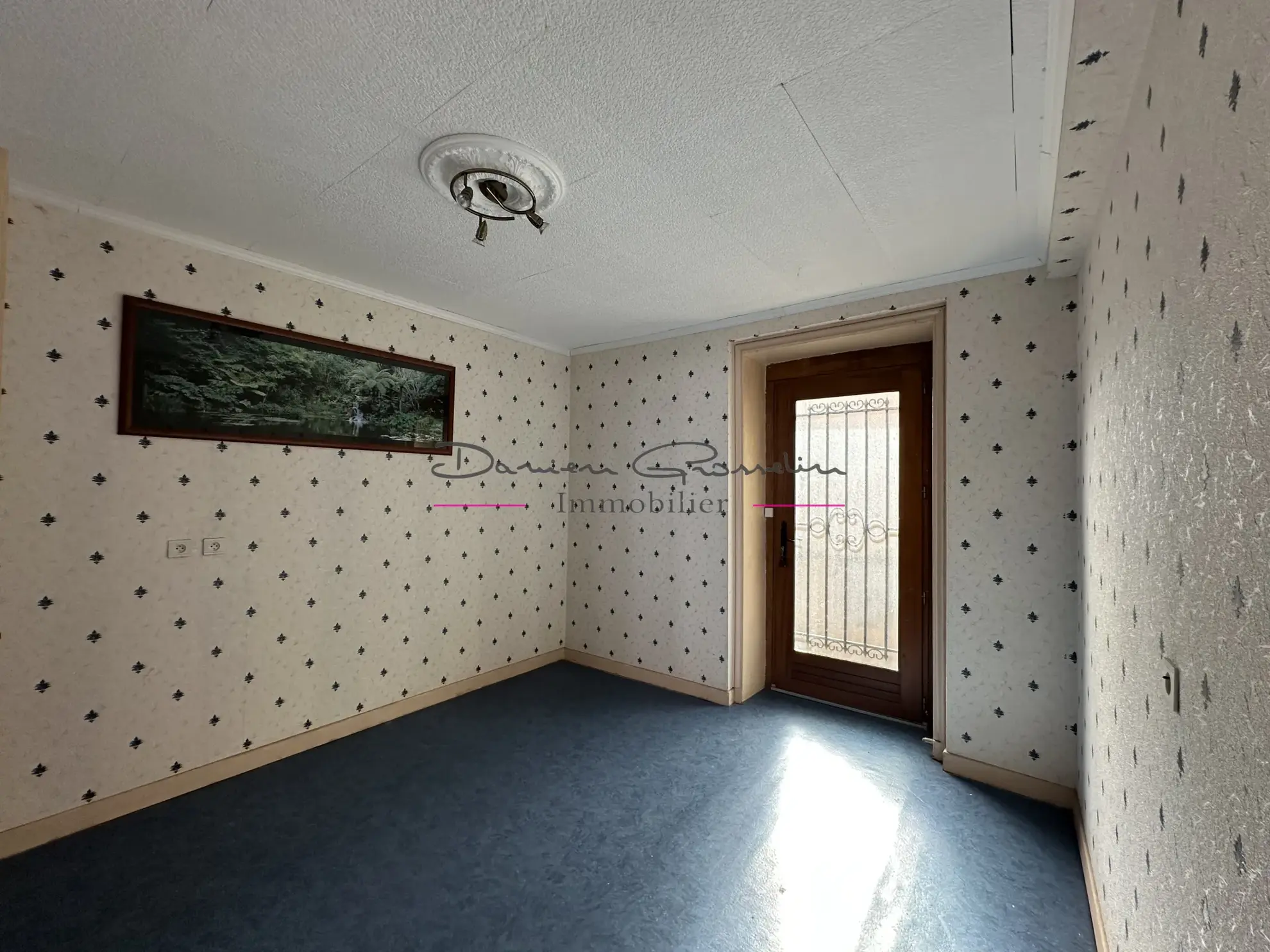 Maison de caractère à Cours-la-Ville avec grand potentiel et dépendance 