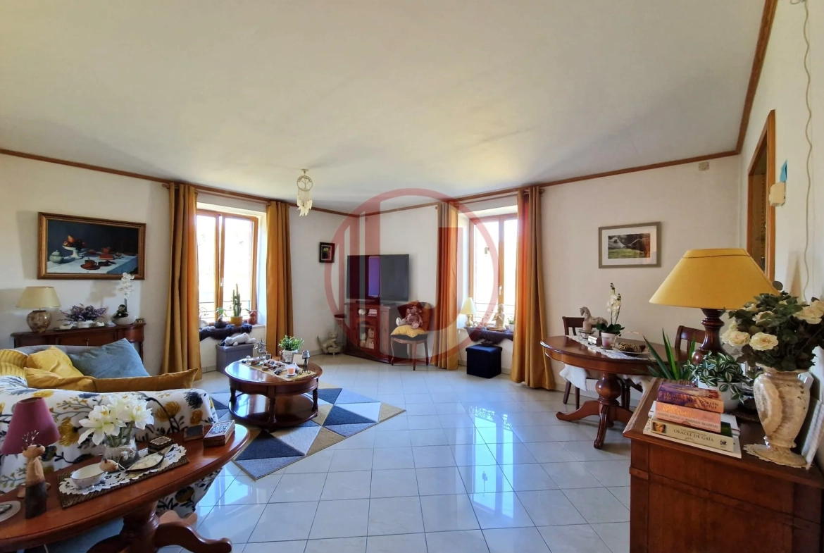 Appartement de luxe avec vue panoramique dans le Domaine du Sainans à Dung 