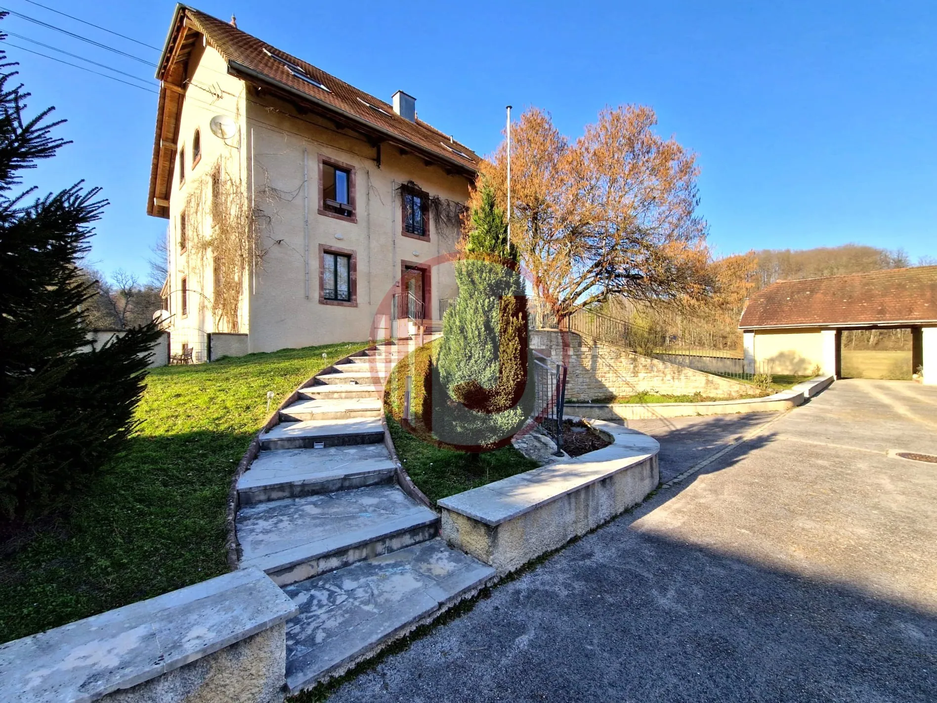 Appartement de luxe avec vue panoramique dans le Domaine du Sainans à Dung 